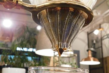 コーヒーを抽出するのに大切な水について